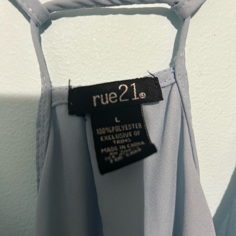 Rue21 Light Blue Sleeveless Camisole with V-Neck - Picture 3 of 4